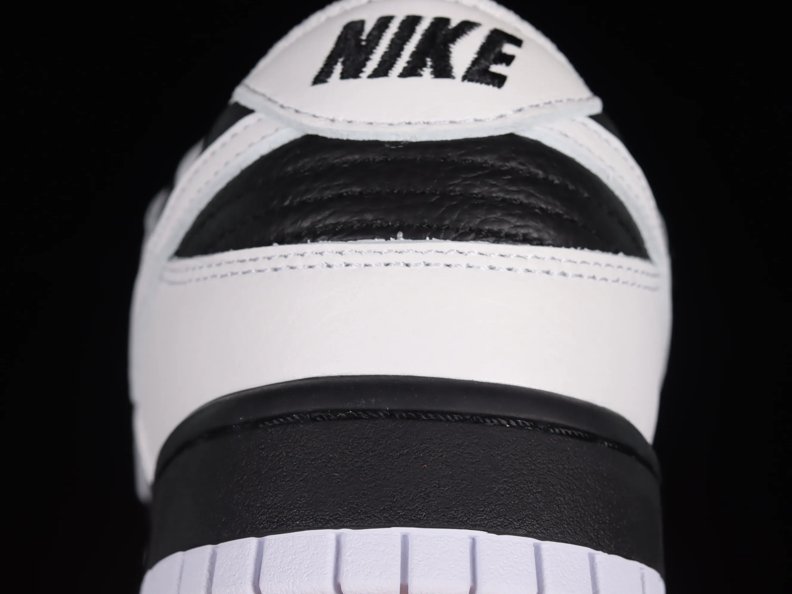 All Categories Nk SB Dunk Series Nk SB Dunk Low Low-top Sneakers C Version Nk Dunk Low "Reverse Panda" White and Black Reverse Panda SB Smashing Backboard Fashion Casual Sneakers FD9064-011